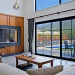 Saribelen 3 Bedroom Secluded With Private Pool Hot Tub *