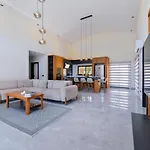 Saribelen 3 Bedroom Secluded With Private Pool Hot Tub
