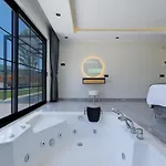 Saribelen 3 Bedroom Secluded With Private Pool Hot Tub