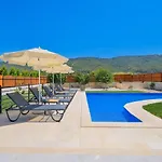 Saribelen 3 Bedroom Secluded With Private Pool Hot Tub Villa