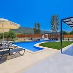 Saribelen 3 Bedroom Secluded With Private Pool Hot Tub