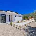 Saribelen 3 Bedroom Secluded With Private Pool Hot Tub Villa *