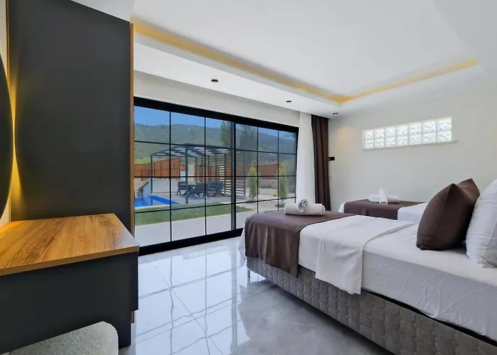 Saribelen 3 Bedroom Secluded With Private Pool Hot Tub