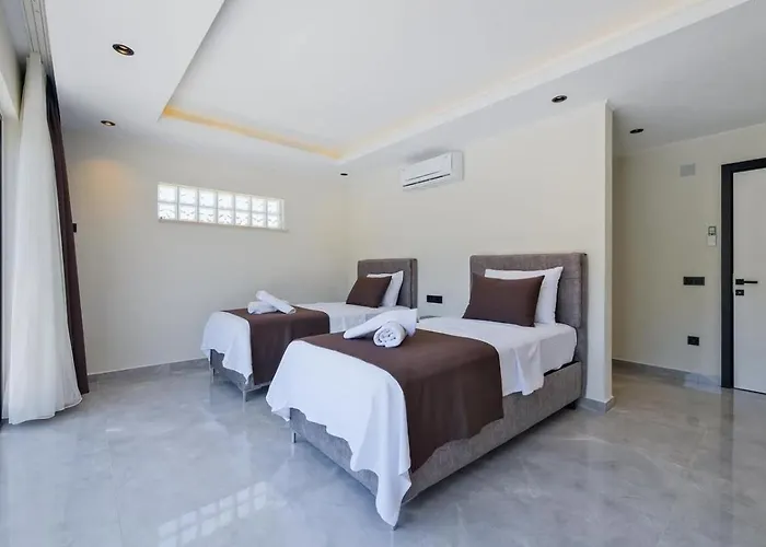 Villa Saribelen 3 Bedroom Secluded With Private Pool Hot Tub