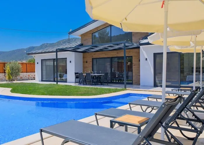 Saribelen 3 Bedroom Secluded With Private Pool Hot Tub *