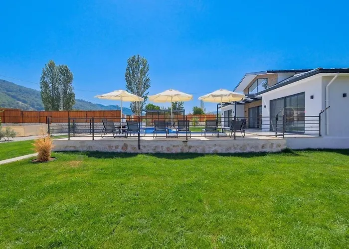 Saribelen 3 Bedroom Secluded With Private Pool Hot Tub Villa