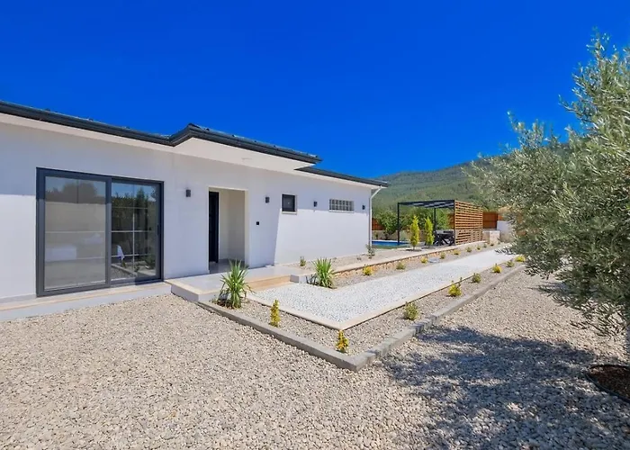 Saribelen 3 Bedroom Secluded With Private Pool Hot Tub Villa *