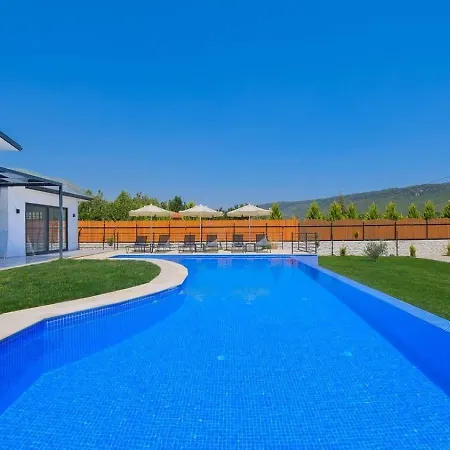 Saribelen 3 Bedroom Secluded With Private Pool Hot Tub Villa *