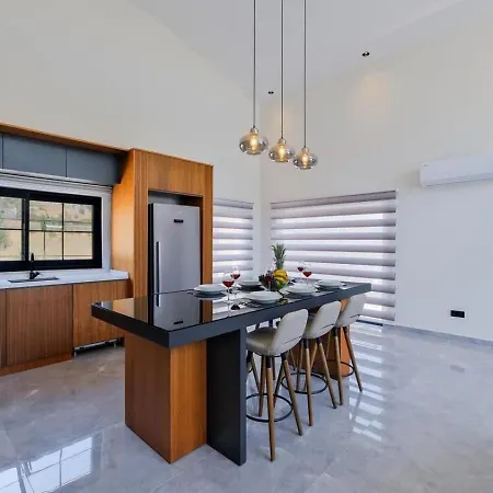 Saribelen 3 Bedroom Secluded With Private Pool Hot Tub Villa