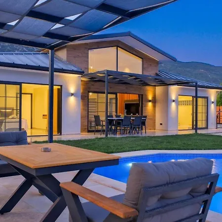 Villa Saribelen 3 Bedroom Secluded With Private Pool Hot Tub *