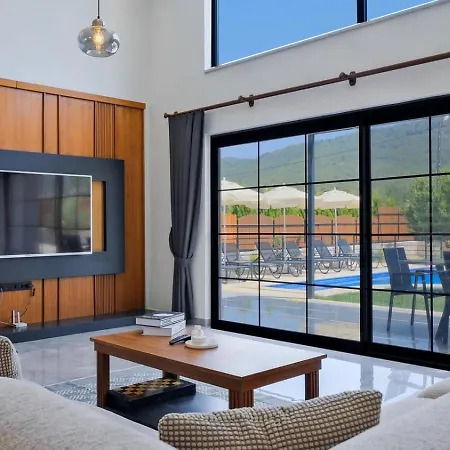 Saribelen 3 Bedroom Secluded With Private Pool Hot Tub *
