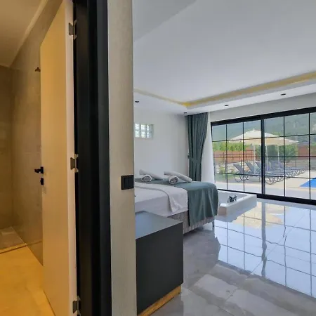 Villa Saribelen 3 Bedroom Secluded With Private Pool Hot Tub *