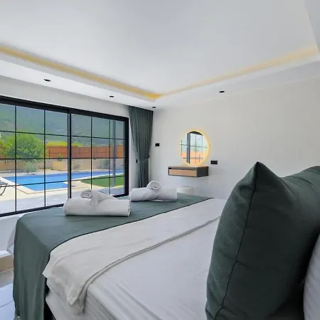 Saribelen 3 Bedroom Secluded With Private Pool Hot Tub *