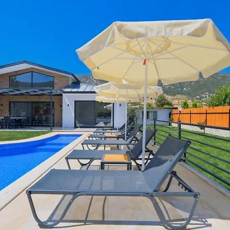 Villa Saribelen 3 Bedroom Secluded With Private Pool Hot Tub *