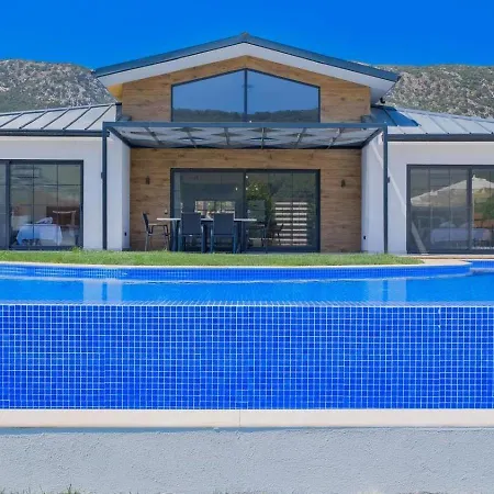 Saribelen 3 Bedroom Secluded With Private Pool Hot Tub