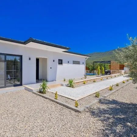 Saribelen 3 Bedroom Secluded With Private Pool Hot Tub Villa *