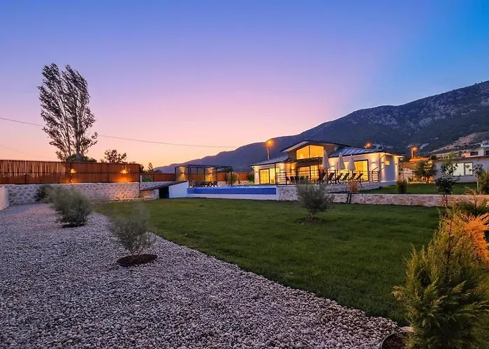 Saribelen 3 Bedroom Secluded With Private Pool Hot Tub Vila