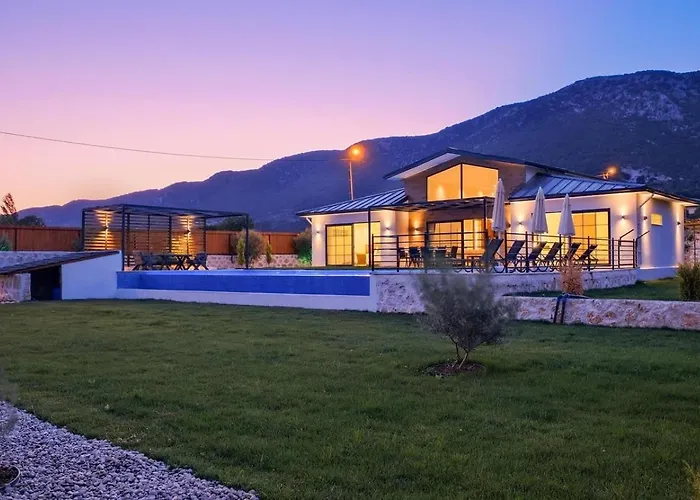 Saribelen 3 Bedroom Secluded With Private Pool Hot Tub Vila *