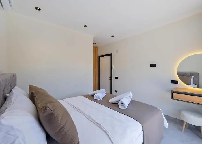 Vila Saribelen 3 Bedroom Secluded With Private Pool Hot Tub *