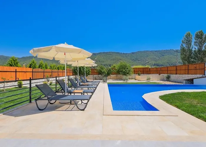 Saribelen 3 Bedroom Secluded With Private Pool Hot Tub Vila