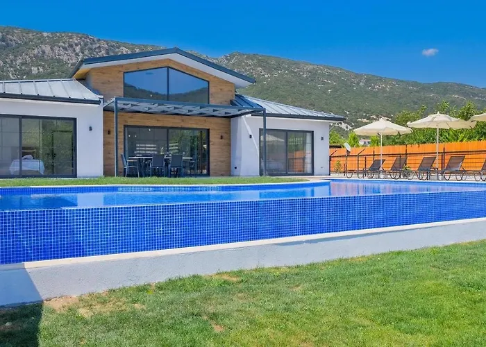 Vila Saribelen 3 Bedroom Secluded With Private Pool Hot Tub