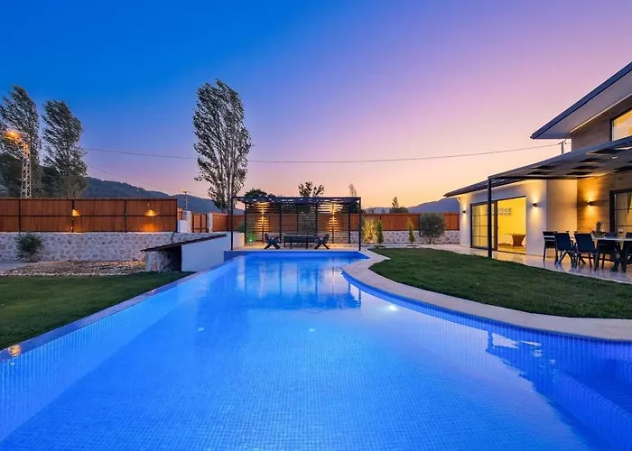 Vila Saribelen 3 Bedroom Secluded With Private Pool Hot Tub